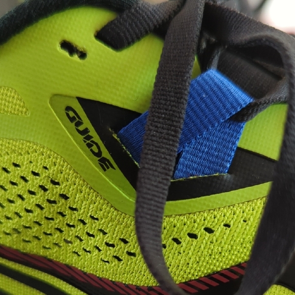 Saucony Men's Size 10 Neon Yellow Running Shoes Awesome Shape!!!! - Picture 3 of 15